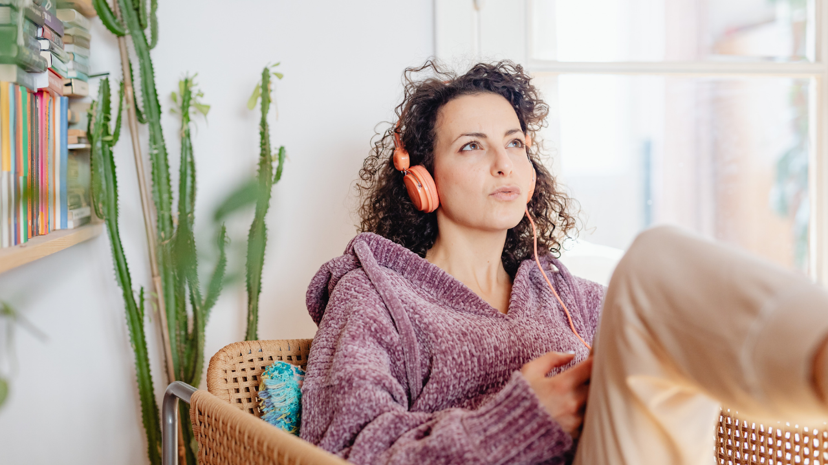 What is a Micro Podcast? The Private Audio Format for Groups | Roads Audio